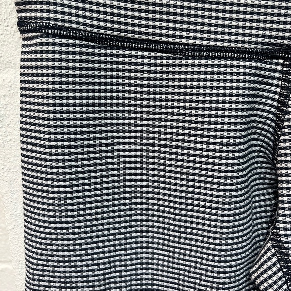 Lululemon Navy and White Checkered Capris - Picture 2 of 4